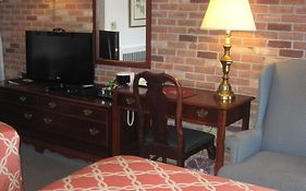 Lockport Inn And Suites